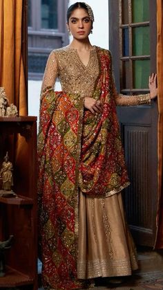 Chatapati Gharara, Traditional Gharara, Gharara Pakistani, Gharara Designs, Nikah Dress, Beautiful Pakistani Dresses