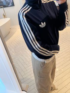 Aesthetic Adidas Outfit, Adidas Zip Up Outfit, Adidas Jacket Outfit, Paris Mode, Outfits Y2k, Mens Outfit Inspiration, Adidas Outfit, Kpop Fashion Outfits, 가을 패션