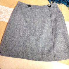 Nwot Size 00 Loft Mini Tweed Skirt Perfect Condition Casual Tweed Mini Skirt For Winter, Casual Wool Skirt For Work, Casual Tweed Skirt, Casual Tweed Mini Skirt For Workwear, Casual Tweed Skirt For Winter, Dark Academia Skirt, Navy Mini Skirt, Belted Mini Skirt, Navy Blue Skirt