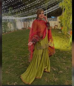 Garara Dress, Mehandi Dress, Designer Dresses Elegant, Pakistani Women Dresses, Mehndi Dress, Asian Bridal Dresses, Pakistani Wedding Outfits, Casual Indian Fashion, Desi Fashion Casual