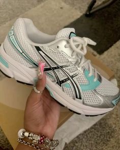 White Aqua Asics Outfit, Fye Shoes, Blue Asics, Bedazzled Shoes Diy, Nike Vomero, Shoes For School, Pink Lifestyle