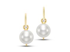 Crafted in a petite wire design, these earrings feature two freshwater pearl earrings measuring 7.0-7.5 millimeters and two round brilliant cut diamonds totaling 0.03 carats. Diamonds Direct, Wire Design, Freshwater Pearl Earrings, Family Jewels, Freshwater Pearls Earrings, Pearl Diamond, Wire Earrings, Round Brilliant Cut Diamond, Round Brilliant