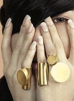 Cho Hyunjung - JØOØLRY range #bijoux #bijouxcreateur #bijouxfantaisies #paris #tendancesbijoux2016 Modern Minimal Jewelry, Modern Gold Ring, Net Fashion, Minimal Jewelry, Ultra Modern, Jewelry Photography, Bling Rings, Contemporary Jewellery, Contemporary Jewelry