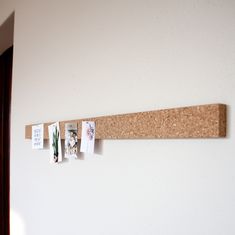 Rigo is a cork notice board with a particular format. Its long and narrow shape makes it special both horizontally and vertically. Horizontally you can have fun with documents, photos and posters of the most disparate formats: from small photos or notes, up to medium-sized posters. If used vertically it becomes the ideal support for small formats such as the Polaroid format. Thanks to the two different orientations (vertical/horizontal) it is very versatile and can enrich both small corners of the home but also embellish study areas or offices. Made entirely of cork, it is sold including pins. - Line: notice board - Dimensions: 80x5x2 cm - Materials: cork Cute Picture Wall Ideas, Wall Photo Decor, Smart Tiles, Letter Boards, Board Wall, Board Pin, Cork Board, Pin Board