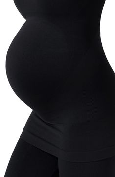 Seamless Snug Fit Activewear, Seamless Fitted Activewear For Layering, Fitted Seamless Maternity Bottoms, Seamless Fitted Maternity Bottoms, Fitted Bump Friendly Maternity Activewear, Bump Friendly Fitted Maternity Activewear, Fitted Maternity Athleisure Activewear, Fitted Maternity Wear Athleisure Activewear, Fitted Athleisure Maternity Activewear