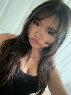 hair inspo Side Wispy Bangs Long Hair, Wispy Bangs To The Side, Baddie Hair With Bangs, Light Bangs Hairstyles, Asian Haircuts With Bangs, Haircut Inspo Brown Hair, Sew In Bangs Hairstyles, Pretty Hairstyles With Bangs, Straight Face Framing Hair