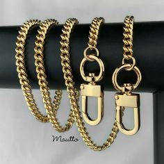 "Luxurious petite/mini chain strap featuring the elegant Classy Curb design. The chain is made of uniformly small sized oval links that are twisted, allowing the chain to lie flat, beautifully along a surface. This mini chain is designed for smaller evening bags, clutches, wallets and similar petite bags. The chain is solid steel with gold tone plated finish that looks and feels like fine jewelry. Its substantial weight, elegant look and solid feel, communicate luxury. The chain links make a sof Chain Purse, Gold Luxury, Ring Der O, Purse Strap, Handbag Straps, Purse Pouch, Phone Wallet, Leather Chain, Curb Chain