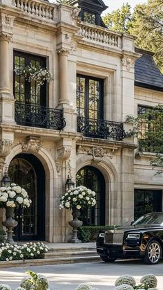 Fashionable House Mansion Aesthetic, Old Money House, Mansion Exterior, Dream Mansion, Dream Life House, Casa Vintage, French Architecture, Dream House Rooms, Luxury Homes Dream Houses