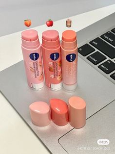 Alat Makeup, Lip Balm Collection, Makeup Accesories, Fancy Makeup, Pretty Skin Care, Body Skin Care Routine, روتين العناية بالبشرة