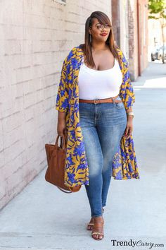 Plus Size Fashion - Trendy Curvy Kimono Outfit, Plus Size Kimono, Mode Tips, Mode Kimono, Legging Outfits, Floral Cardigan, Curvy Plus Size