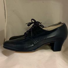 Selby Vintage Lace Up Leather Shoes. Size: 10aa Narrow Block Heel. Shoes Have Been Professionally Colored As They Did Back Then. These Seem To Be Unworn Or Very Gently Worn. No Signs Of Wear On Sole Or Heel. Please See Pictures To Appreciate. Bundle 2 + Items For 20% Discount Top Rated Seller Since Jan, 2017 Quick Shipping Smoke Free Home 1281 Vintage Lace-up Shoes With Almond Toe For Formal Occasions, Vintage Lace-up Shoes With Pointed Toe For Formal Occasions, Vintage Leather Lace-up Shoes For Office, Vintage Lace-up Leather Shoes For Office, Vintage Lace-up Leather Office Shoes, Vintage Formal Lace-up Shoes With Almond Toe, Vintage Formal Lace-up Shoes With Pointed Toe, Vintage Low Heel Lace-up Shoes For Formal Occasions, Vintage Almond Toe Lace-up Work Shoes