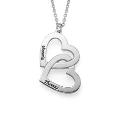 "Customized Jewelry Gift for Her: Custom Made Hearts Woman Necklace in Sterling Silver 925 with Engraving. The perfect Valentine's Day gift for women, girlfriend, mom, grandma, sister, best friend, or yourself. ★ INFO ABOUT THIS ITEM: Material: Sterling Silver 925 / 18K Gold Plated Sterling Silver 925 / 18K Rose Gold Plated Sterling Silver 925 / Gold Vermeil Plated Sterling Silver 925 Thickness: 0.7 mm / 0.03\" Measurements: 35.83 mm x 21.21mm / 1.41\" x 0.83\" Chain style: Cable Chain Chain len Family Jewelry Ideas, Best Friends Necklace, Custom Engraved Bracelet, Friends Necklace, Stephanie Lynn, Necklace Woman, Heart Jewellery, Engraved Bar Necklace, Hearts Necklace