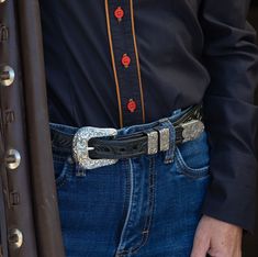 Blaze new trails with the Trailblazer Buckle Set! This handcrafted 4-piece design, featuring sterling silver scrollwork and an antique finish, is a true standout. Every engraved Vogt western belt buckle set has a corner of the buckle's back hand engraved as well, and like all Vogt sterling items, it comes with the Vogt Family's Unconditional Lifetime Guarantee. Cowboy Cross, Western Belt Buckles, Lucky Horseshoe, Western Belts, Sterling Silver Mens, Silver Accessories, Pendant Bracelet, Accessories Earrings, Silver Man