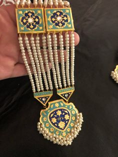 Luxury Meenakari Jewelry For Eid, Silver Meenakari Jewelry Sets With Pearls, Pearl Meenakari Jewelry Sets For Parties, Festive Meenakari Metal Jewelry Sets, Elegant Meenakari Metal Jewelry Sets, Jewelry Pakistani, Kundan Jewelry, Pakistani Jewelry, Jewelry Indian