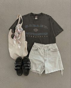 Simple Casual Outfits For Summer, Harley Davidson Shirt Outfit, Cute Retro Outfits, Comfy Summer Fits, Summer Inspo Outfits, Harley Outfit, Short Overalls Outfit, Outfits For Hot Weather, Thanks For Listening