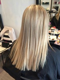 pinterest: @isabubs ✨🦋 Balayage Blonde, Spring Hair Color, Blonde Hair Shades, Blonde Hair Looks, Blonde Hair With Highlights, Hair Shades