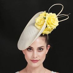 Find ideas๏ฟฝand inspiration for Fancy England Wedding Cocktail Fascinator Stylish Flower Big Hat Hair Accessory, Womens Accessories Hair Fascinators, White Fascinator, Occasion Hats, Derby Fascinator, Fascinator Hairstyles, Flower Fascinator, Hat Hair, Fascinator Headband, Bag Packing