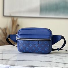 Blue Limited Edition Outdoor Waist Bag combines Monogram canvas and soft Taïga leather, using harmonious tones to outline modern lines. The internal structure is well-organized, and you can safely store your belongings while freeing your hands. 

Dimensions: 21.0 x 17.0 x 5.0 cm Louis Vuitton Yayoi Kusama, Louis Vuitton Capucines, Large Cosmetic Bag, Lv Purse, Lv Shoes, Medium Handbags, Louis Vuitton Pochette, Lv Handbags, Louis Vuitton Twist