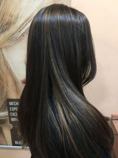 Honey Highlights On Dark Hair Black, Black Hair And Caramel Highlights, Full Brown Highlights On Black Hair, Black Hair And Brown Highlights, Highlights For Jet Black Hair, Caramel Highlights Dark Hair, Long Hair With Highlights Brunettes, Highlight With Black Hair, Highlight In Black Hair