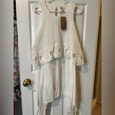 Nwt Size Medium Flowy Asymmetrical Tank Top Dress Asymmetrical Tank Top, Francescas Dresses, Tank Top Dress, Top Dress, Asymmetrical Dress, Dress Collection, Everyday Outfits, Colorful Dresses, Color White