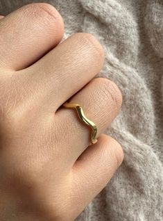 Dainty & Minimalist Sea Wave Shaped 14K Solid Gold Ring Wave Rings, Wave Ring Silver, Gold Thumb Rings, Suede Box, Gold Wave Ring, Wave Jewelry, Ring Minimal, Ring Inspo, Gold Waves