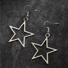 New In Packaging Star Shaped Earrings See Pictures As They Are Part Of The Description And Ask Questions Bundle Multiple Items To Combine Shipping Offers Welcome Y2k Earrings, Grunge Punk, Dream Jewelry, Silver Earrings Dangle, Star Pendant, Star Designs, Pretty Jewellery, Ear Jewelry, Star Earrings