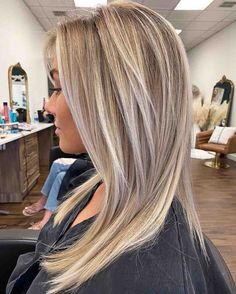 Long Wedge Haircut, Hair Styles For 40 Year Old Women, Medium Length Layered Haircuts, Medium Length Blonde, Long Length Hair, Dimensional Blonde