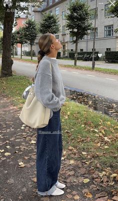 Monochromatic Outfit Fall Casual, Sky Blue Winter Outfit, Winter Sailing Outfit, Cute Outfits Minimalist, Swedish Spring Outfits, Classy Put Together Outfits, Winter Beach Town Outfit, Winter Boat Ride Outfit, Cool Style Aesthetic