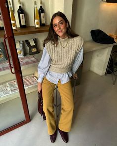 El Preferido | Instagram Spanish Winter Fashion, Cocobeautea Outfit, Portugese Style Fashion, Cold Fashion Outfits, Study Fits, Milan Winter, Cottagecore Fits, Cold Fashion, Fall Winter Trends