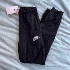 These A Pair Of Boys’ Black Nike Joggers/Sweatpants In A Size S. They Are Nwt And Have No Wear. Black Nike Joggers, Bday List, Boy Sweatpants, Blue Sweatpants, Boys Joggers, Nike Bottoms, Nike Joggers, Nike Sweatpants, Fitted Joggers