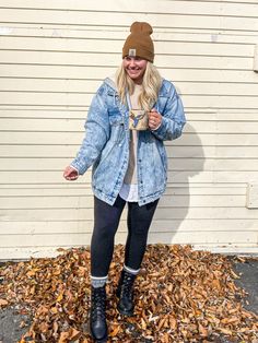 Plus Size Jean Jacket Outfits Winter, Fall Clothing For Plus Size Women, Plus Size Flannel Outfits Leggings, Fall 2023 Fall Fashion, Jean Jacket Outfits Plus Size Casual, Winter Looks For Women 2023, Beanie Outfit Plus Size, Womens Fall Style 2023, Over Sized Jean Jacket Outfits Fall