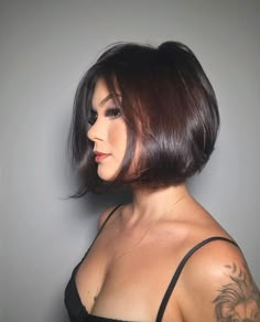 Sleek Short Hair, Bob Hair Color, Short Hair Images, Chin Length Hair, Short Straight Hair, Short Hair Haircuts, Short Bob Hairstyles