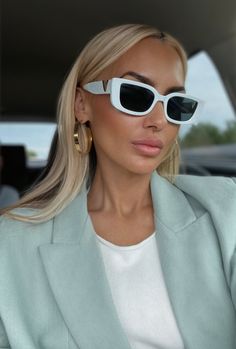 Plastic Frame Gold Hardware Detail Standard Lens Small Sunglasses, White Sunglasses, Stylish Glasses, Acetate Sunglasses, Fishnet Stockings, Cool Sunglasses, 60s Fashion, Womens Glasses, Swimsuit Tops