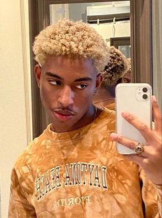 Black Men Haircuts, Pelo Afro, Cute Black Guys, Bleached Hair, Afro Hairstyles, Pretty Men