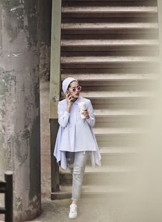 love blue + top style Riva Fashion, Modest Outfit Ideas, Muslim Style, Street Hijab Fashion, Hijab Trends, Hijabi Style, Hijab Chic, Modest Wear, Style Looks