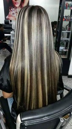 Pretty Hair Color Ideas For Brunettes Highlights, Hair Color Ideas For Damaged Hair, Grey Chunky Highlights, Cool Color Hair Ideas, Chunky Highlights Straight Hair, Chunky Blended Highlights, Thick Blonde Highlights On Brown Hair, Half Head Highlights Black Hair, All Over Blonde Highlights On Brown Hair