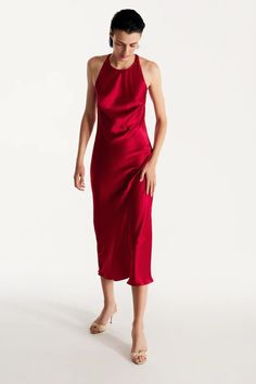 LESSLESS – Halterneck silk dress in cherry-red – LESSLESS LLC Pearl Neck, Silk Robes, Silk Satin Dress, Bias Cut Dress, Dress Drape, Christmas Party Outfits, Cut Dress, Silk Robe, Red Silk