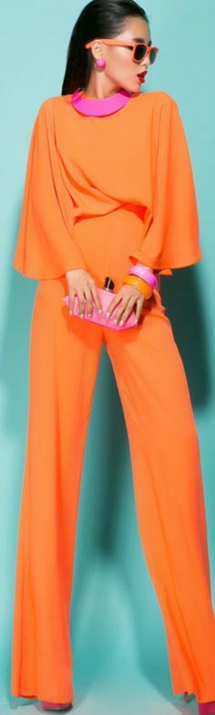 Cutout Batwing Sleeve Jumpsuits not feeling the necklace or earrings, but I love the outfit... Pink And Orange Outfit Ideas, Pink And Orange Outfit, Orange Outfit Ideas, Winter Jumpsuits, Curvaceous Fashion, Jumpsuit Winter, Colour Clash, Jumpsuit Casual, Orange Hues