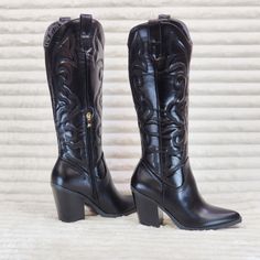 Black Cowboy Boots Outfit Winter, Electric Cowboy, Cowboy Boots Outfit Winter, Knee High Cowgirl Boots, High Cowgirl Boots, Knee High Cowboy Boots, Black Cowgirl Boots, Dresses With Cowboy Boots, Winter Boots Outfits