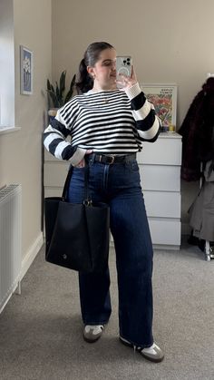 everyday jeans outfit, casual jeans outfit, easy autumn winter outfit idea, stripe knit jumper, adidas samba outfit Everyday Jeans Outfit, Midsize Winter, Outfit Casual Jeans, Casual Jeans Outfit, Outfit Edit, Curvy Petite Outfit, Adidas Samba Outfit, Everyday Jeans, Samba Outfit