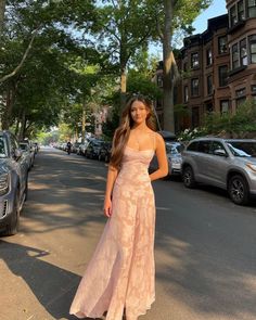 Mabel Chee, Prom Dress Inspo, Lily Chee, Deb Dresses, Psychology Student, Stunning Prom Dresses, Prom Dress Inspiration, Pretty Prom Dresses, Prom Outfits