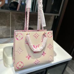 L1:1 Replica Bags  Measurement: 34 cm / 13.4 inches   This Product Is Of The Best Quality.  The Production Time Is 3-5 Working Days.  Includes Box, Dust Bag, Care Manual, Booklet, Card, Bill Of Sale… Crab Bag, Bill Of Sale, Luxury Boots, Neverfull Mm Monogram, Goyard Bag, Luxury Belts, Luxury Wallet, Mini Tote Bag, Shopping Tote Bag