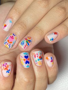 Pintadas a mano 💕manicura rusa Mexico Nail Art, Fiesta Nails Designs, Bio Sculpture Gel Nails, Mexican Nails, Confetti Nails, Hippie Nails, Nail Art Techniques, Beauty Nails Design, Fancy Nails Designs