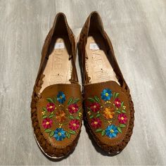 New Condition! Real Genuine Leather Made In Mexico! I Have More Beautiful Woman’s Designer Items! I Have More Wallets For Sale! Bundle Discounts Available! Smoke Free Home! Brown Sandals With Soft Sole For Spring, Casual Handmade Brown Sandals, Casual Brown Handmade Sandals, Casual Huarache Sandals With Soft Sole For Beach, Brown Sandals With Soft Sole For Vacation, Casual Brown Sandals With Soft Sole, Brown Round Toe Huarache Sandals For Vacation, Casual Brown Flat Huarache Sandals, Spring Beach Huarache Sandals With Soft Sole