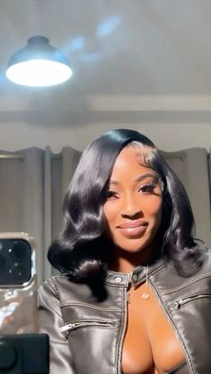 Burgundy Bob Black Women, Frontal Bob, Bombshell Makeup, Exotic Hairstyles, Birthday Hairstyles, Quick Weave Hairstyles, Dyed Hair Inspiration, Sew Ins, Natural Hair Styles Easy