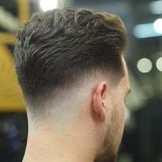 Haircut by rokkmanbarbers http://ift.tt/24LLaRJ #menshair #menshairstyles… Types Of Fade Haircut, Blowout Haircut, Fade Haircut Styles, High Fade Haircut, Low Skin Fade, Mens Hairstyles Fade, Medium Fade