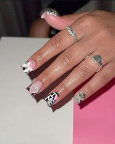 Airbrush Art Nails, Short Junk Nail Designs, I Love Me Nails, Nails Suggestions, Nails Acrylic Long, Nail Poses, Unique Acrylic Nail Designs, Nail Appointment, Love Show