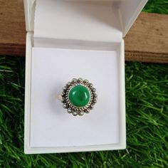 NOTE : WE USED NATURAL GEMSTONES , SO STONE  MAY BE LITTLE DIFFERENT . This  is a listing  of Boho sterling silver ring .. this ring is a                very beautiful gift for your loved once ..  # Metal = Sterling Silver  925  # Gemstone  - Malachite # Ring Size  -   Available in all Size  # Stone Color - Green # Stone Shape - Round # Stone Size - 10 MM Handmade Crafting bohemian Ring - This style has bohemian style . it will look beautiful when you wear it .. Thanks for visiting our shop ... Ring Green Stone, Green Stone Ring, Malachite Ring, Malachite Rings, Green Stone Rings, Bohemian Ring, Bohemian Rings, Ring Minimalist, Minimalist Ring