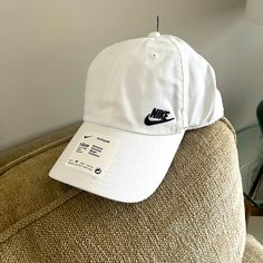 Classic White Cap- Nwt Nike Accessories Products, Nike Cap Outfit Woman, Nike Casual Visor Hat, Casual Nike Baseball Cap, Casual Nike Visor Hat, Classic White Dad Hat, Casual Nike Dad Hat, White Dad Hat, One Size Fits Most, Classic White Dad Cap