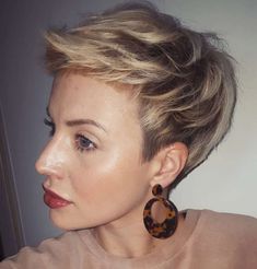 Nadine Saam Short Hairstyles | Fashion and Women My New Haircut, Chic Short Haircuts, Shorter Hair, Haircut Inspiration